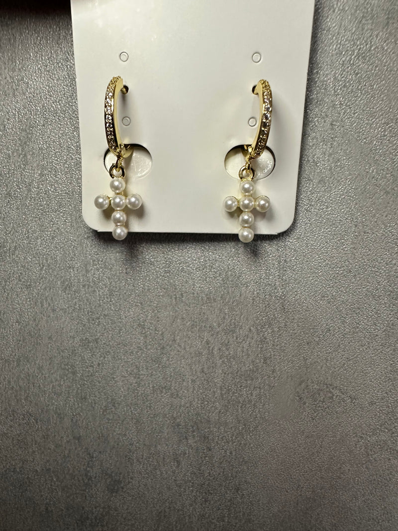 Orecchini croce di perle